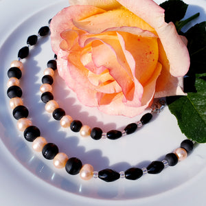 Set "Magic" cu onix negru si perle de cultura roz piersic - Cod produs SE97